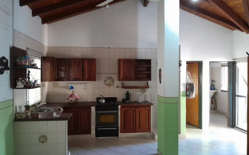 Casa en venta – Arnaldo 590