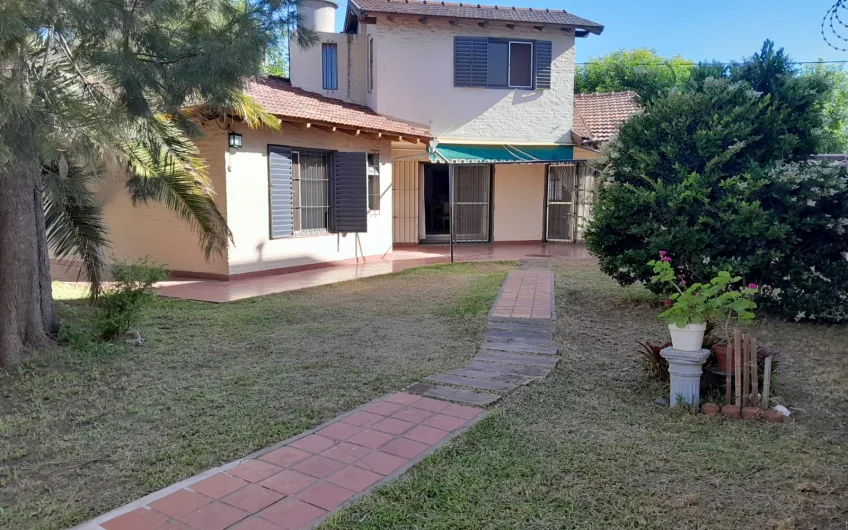 Casa en venta – Arnaldo 590