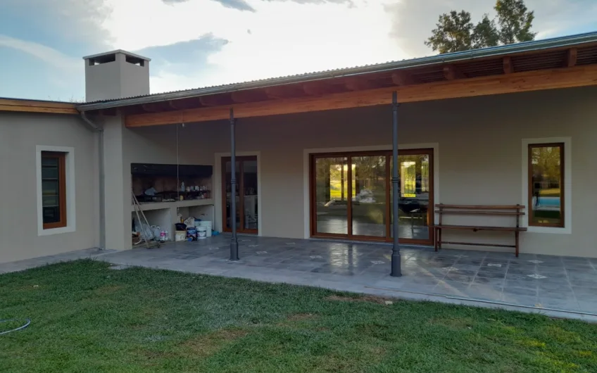Hermosa Casa Quinta en Venta en Barrancas Driving Golf