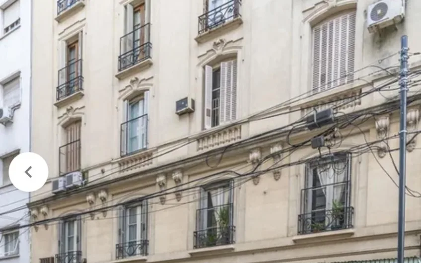 Venta de exclusivo departamento reciclado en Recoleta