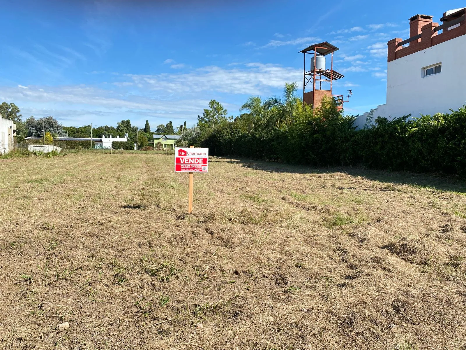 Terreno en venta en Las Totoras con servicios – 1065 m²