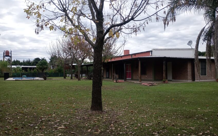 Quinta en venta en Vuelta de Obligado con piscina y amplio parque