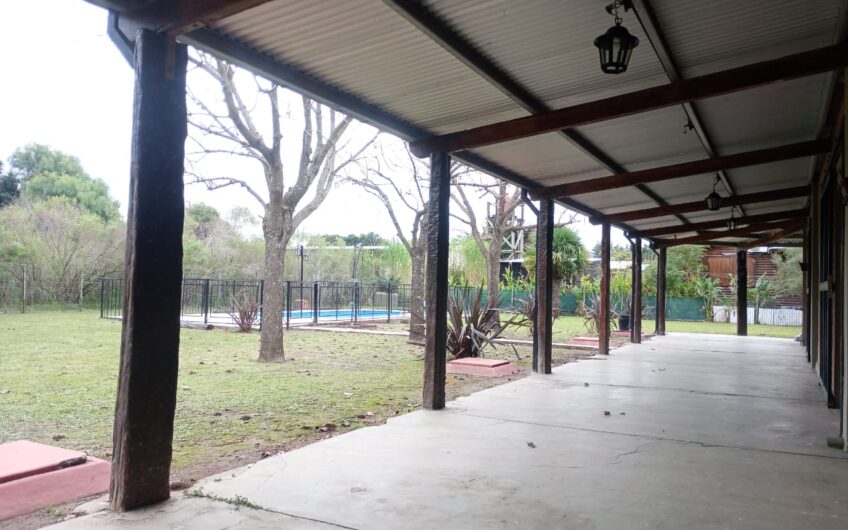 Quinta en venta en Vuelta de Obligado con piscina y amplio parque