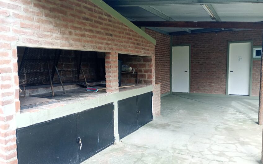 Quinta en venta en Vuelta de Obligado con piscina y amplio parque