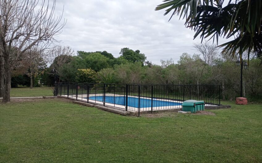 Quinta en venta en Vuelta de Obligado con piscina y amplio parque