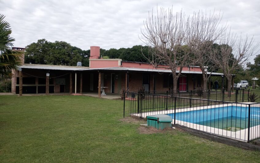 Quinta en venta en Vuelta de Obligado con piscina y amplio parque