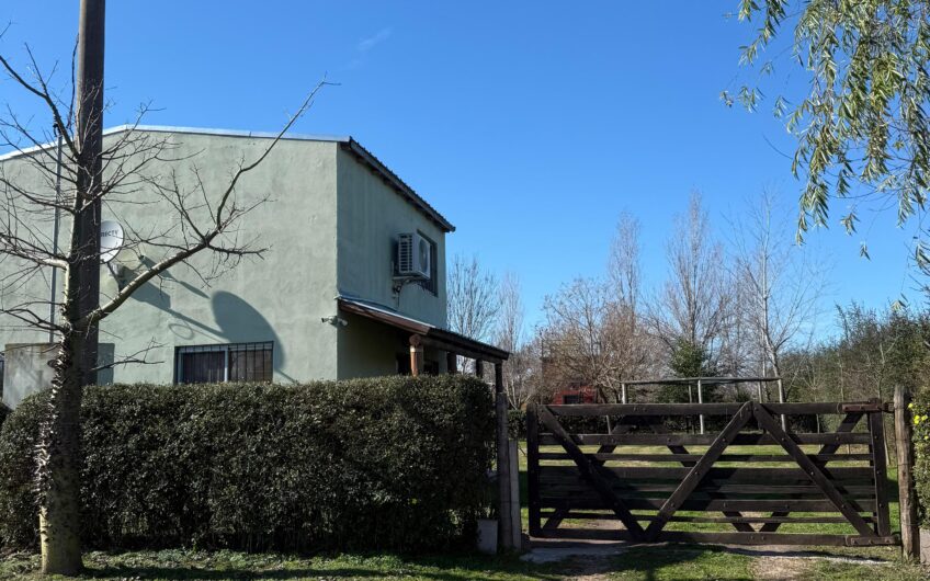 Casa Quinta con Departamentos Turísticos – Barrio La Calandria