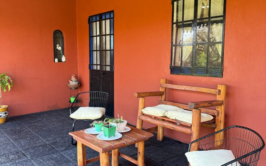 Casa Quinta con Departamentos Turísticos – Barrio La Calandria