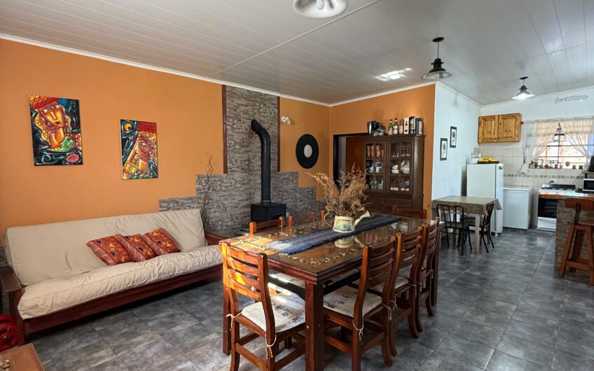 Casa Quinta con Departamentos Turísticos – Barrio La Calandria