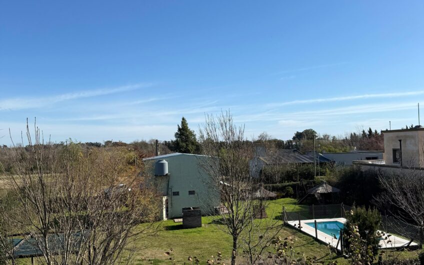 Casa Quinta con Departamentos Turísticos – Barrio La Calandria