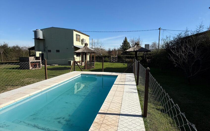 Casa Quinta con Departamentos Turísticos – Barrio La Calandria