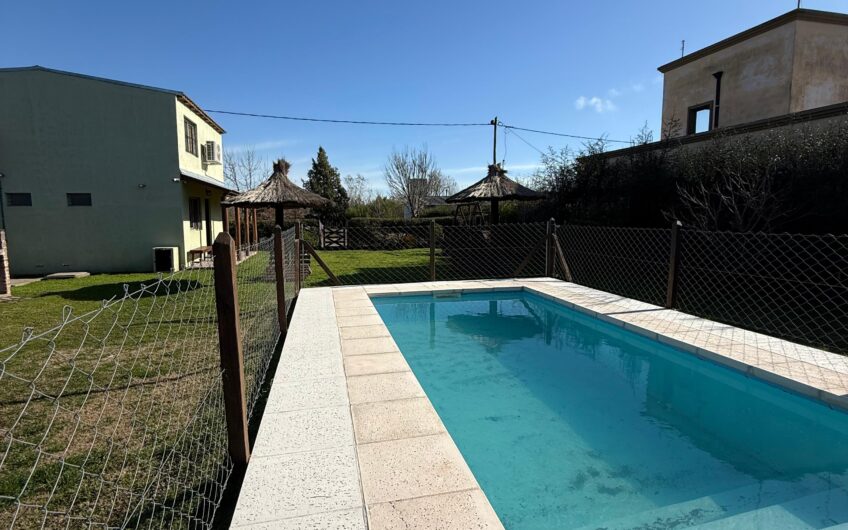 Casa Quinta con Departamentos Turísticos – Barrio La Calandria