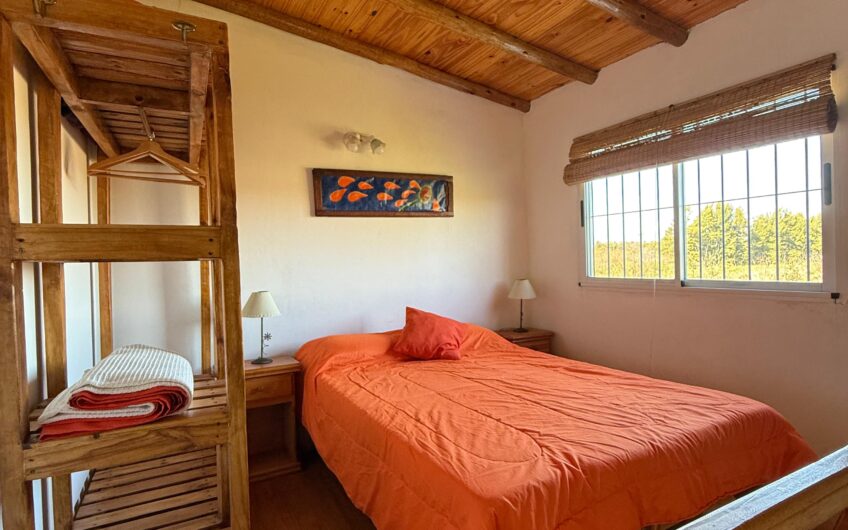 Casa Quinta con Departamentos Turísticos – Barrio La Calandria