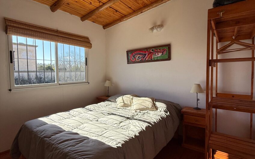 Casa Quinta con Departamentos Turísticos – Barrio La Calandria