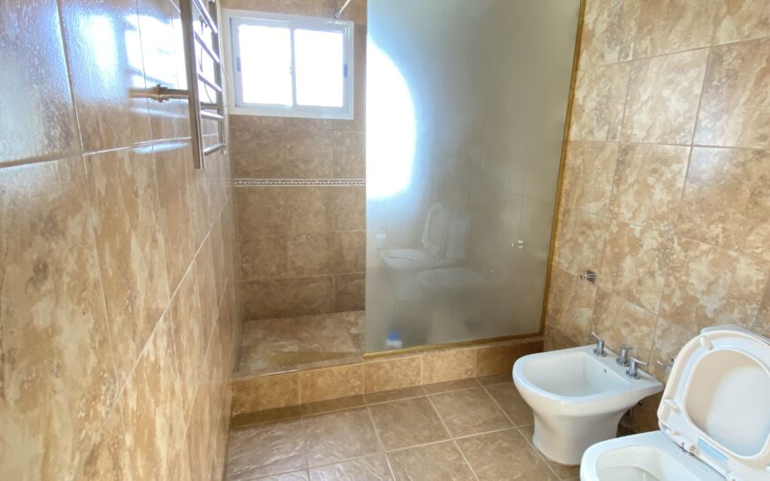 Casa Quinta en Venta en Vuelta de Obligado – Quincho y Pileta