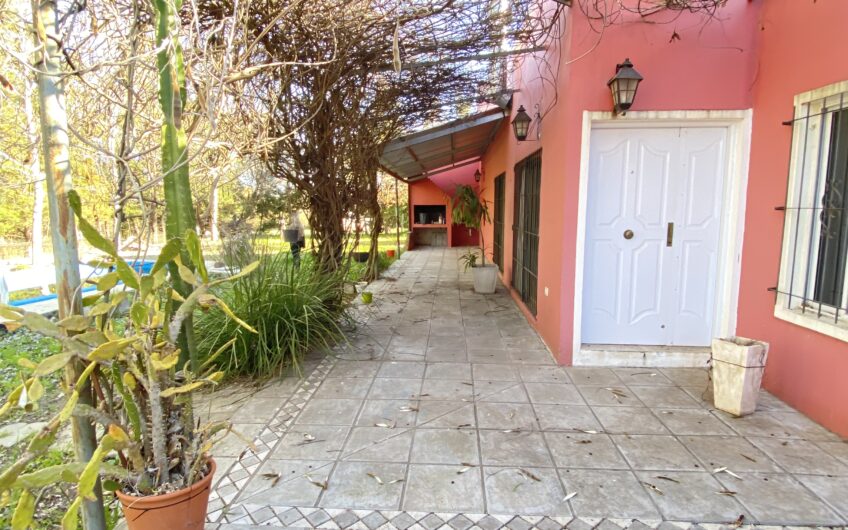 Casa Quinta en Venta en Vuelta de Obligado – Quincho y Pileta