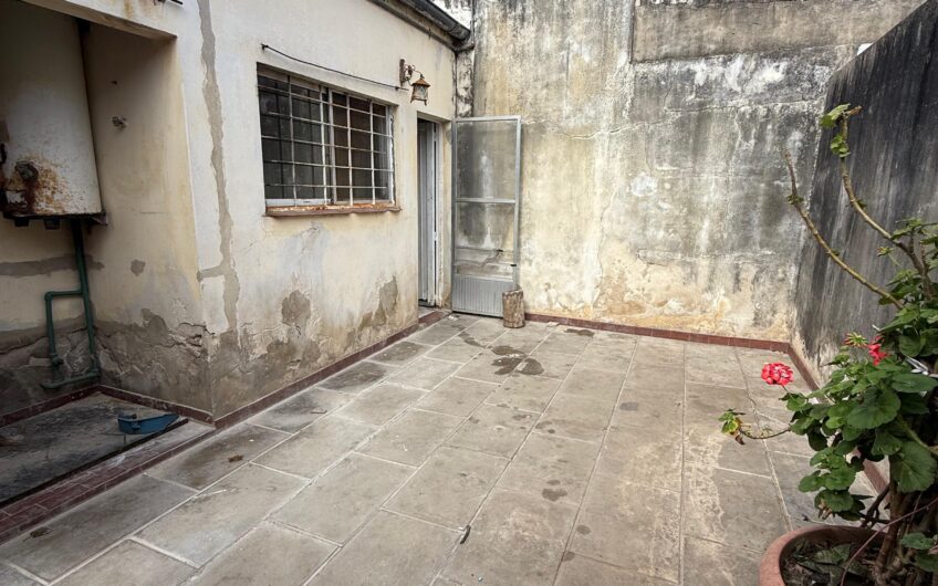 Casa en venta con 2 dormitorios y patio | San Pedro