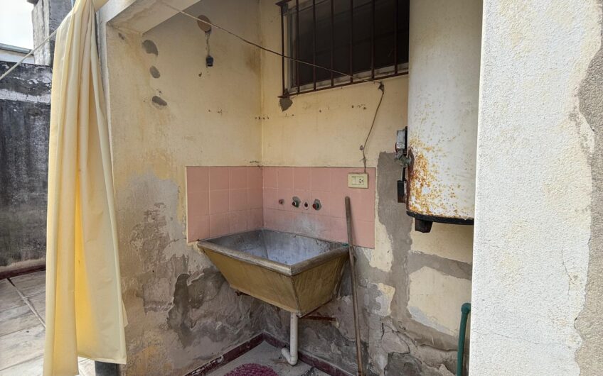 Casa en venta con 2 dormitorios y patio | San Pedro