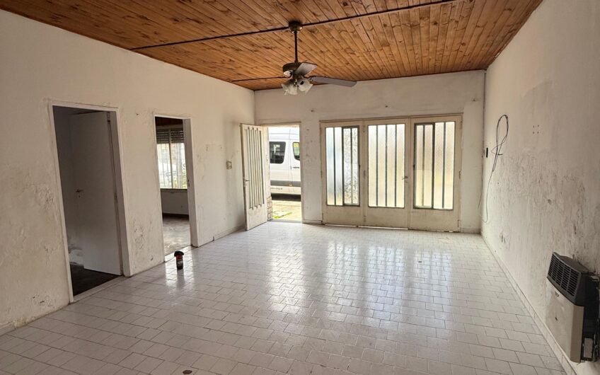 Casa en venta con 2 dormitorios y patio | San Pedro