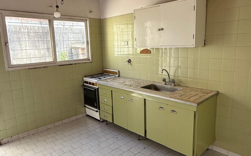 Casa en venta con 2 dormitorios y patio | San Pedro