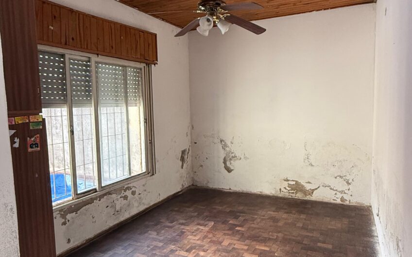 Casa en venta con 2 dormitorios y patio | San Pedro