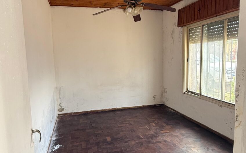 Casa en venta con 2 dormitorios y patio | San Pedro