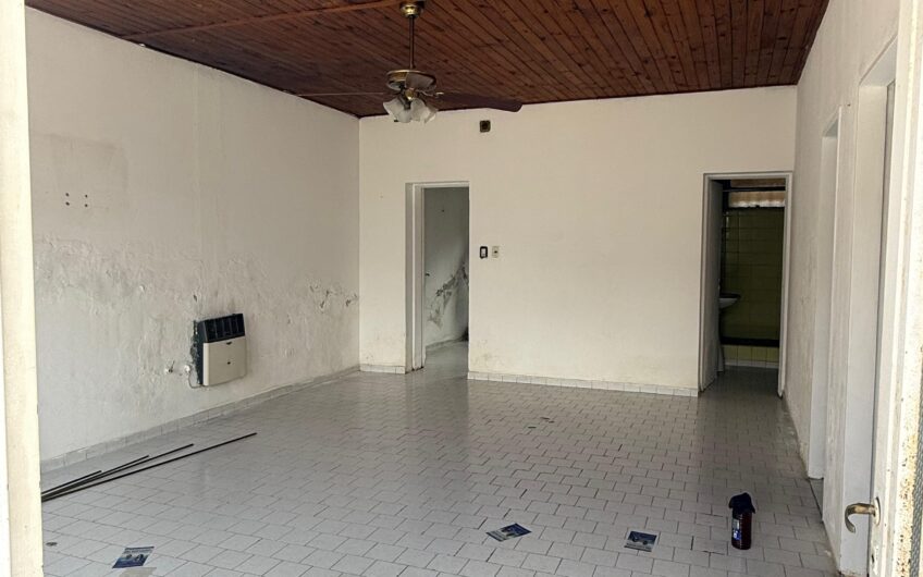 Casa en venta con 2 dormitorios y patio | San Pedro