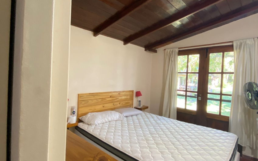 Campo de 11 hectáreas en venta con casas, cabañas, pecán y laguna natural