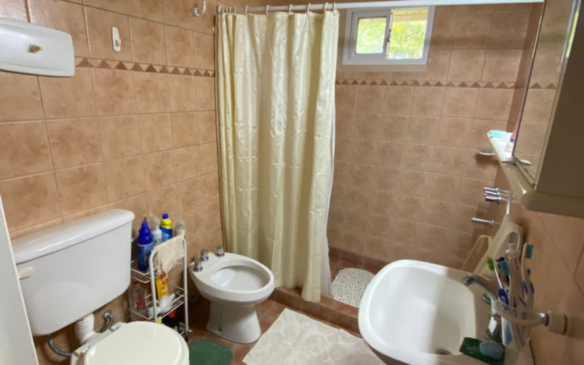 Campo de 11 hectáreas en venta con casas, cabañas, pecán y laguna natural