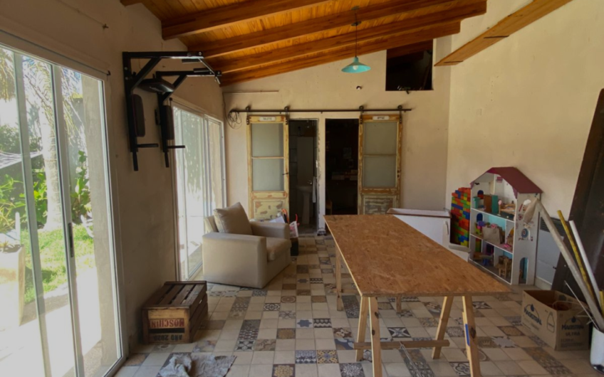 Casa en venta con pileta – Dipietri 1155