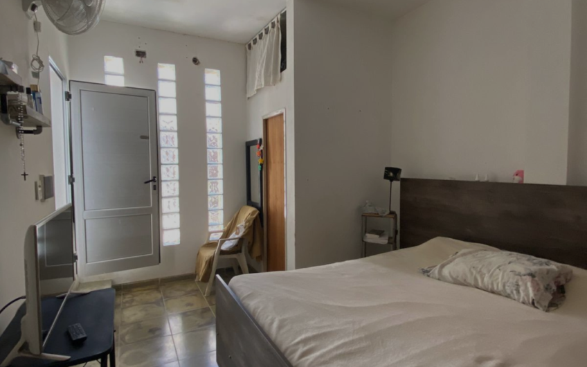 Casa en venta con pileta – Dipietri 1155