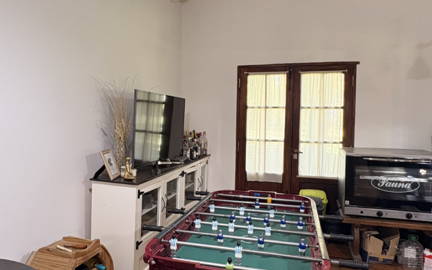 Campo de 11 hectáreas en venta con casas, cabañas, pecán y laguna natural