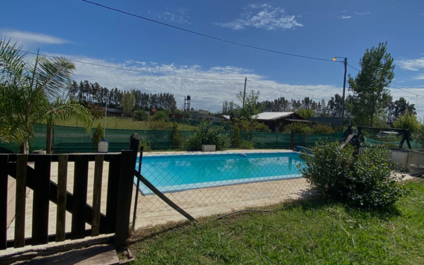 Casa en venta con pileta – Pago chico