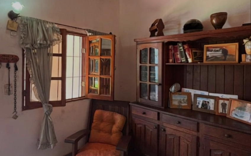 Casa en venta en Litoral 1880 – 4 dormitorios y patio amplio