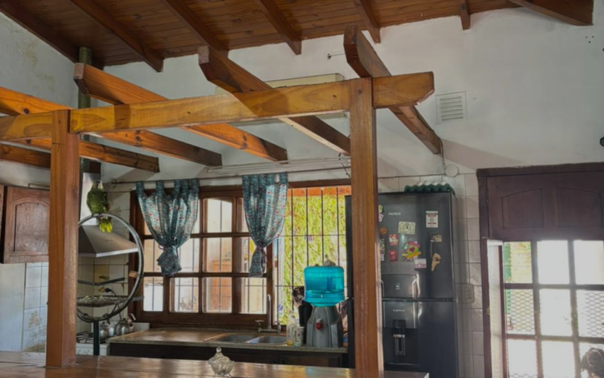 Casa en venta en Litoral 1880 – 4 dormitorios y patio amplio