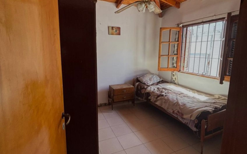 Casa en venta en Litoral 1880 – 4 dormitorios y patio amplio