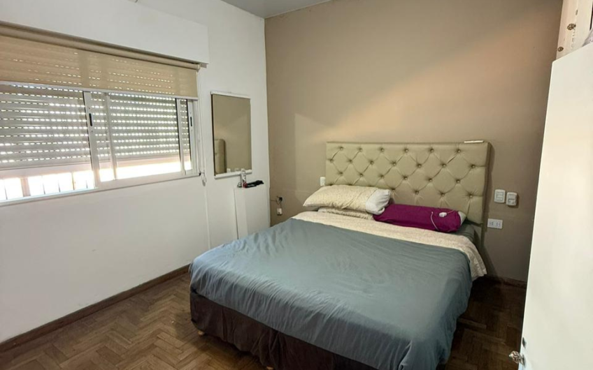Casa en venta en Irlanda 230 con pileta, 3 dormitorios y garage doble
